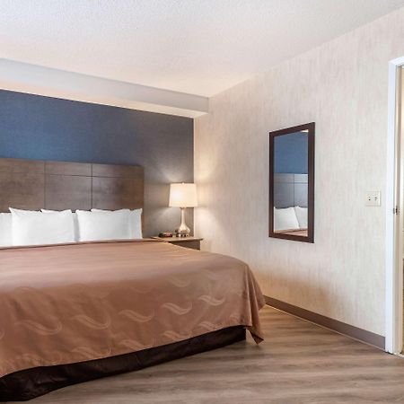 Quality Suites Quebec City Exterior photo