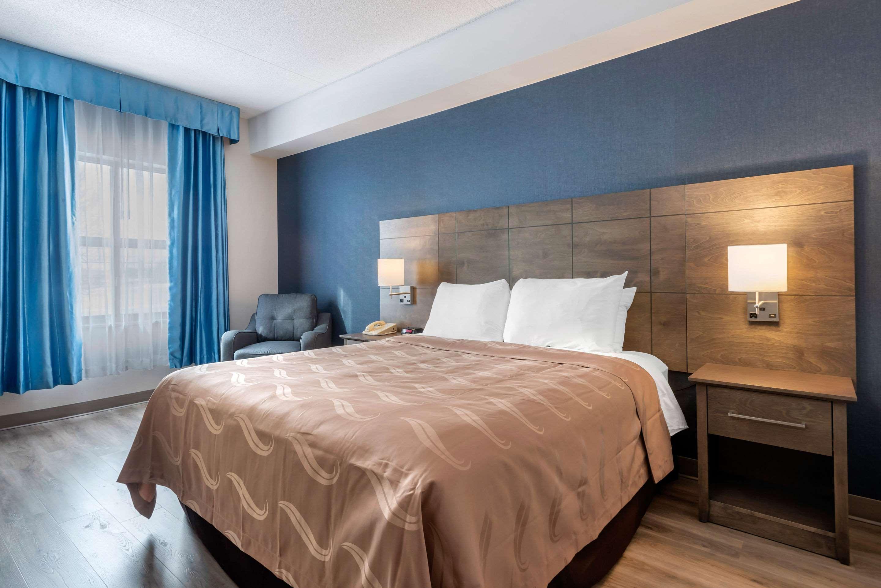 Quality Suites Quebec City Exterior photo