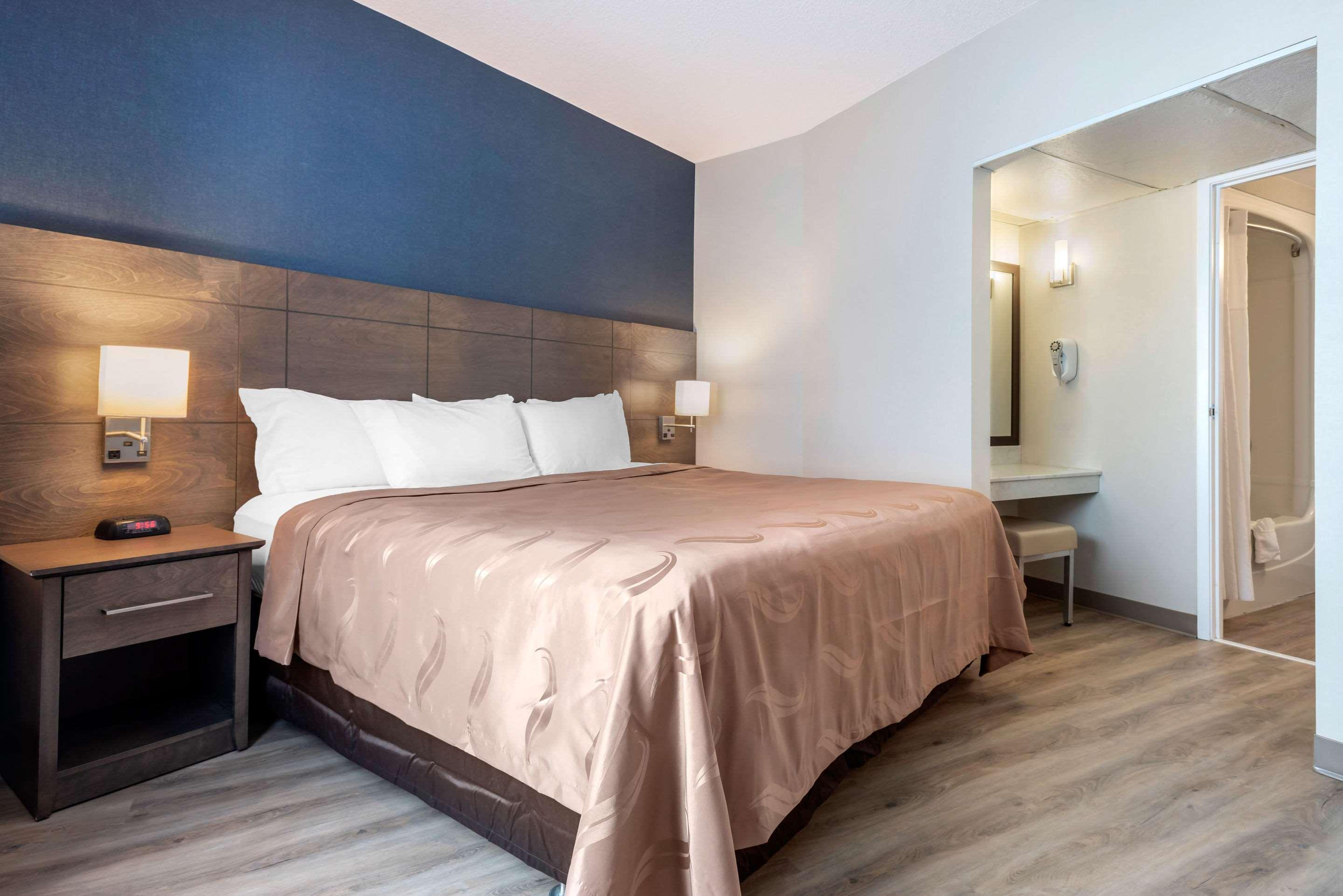 Quality Suites Quebec City Exterior photo