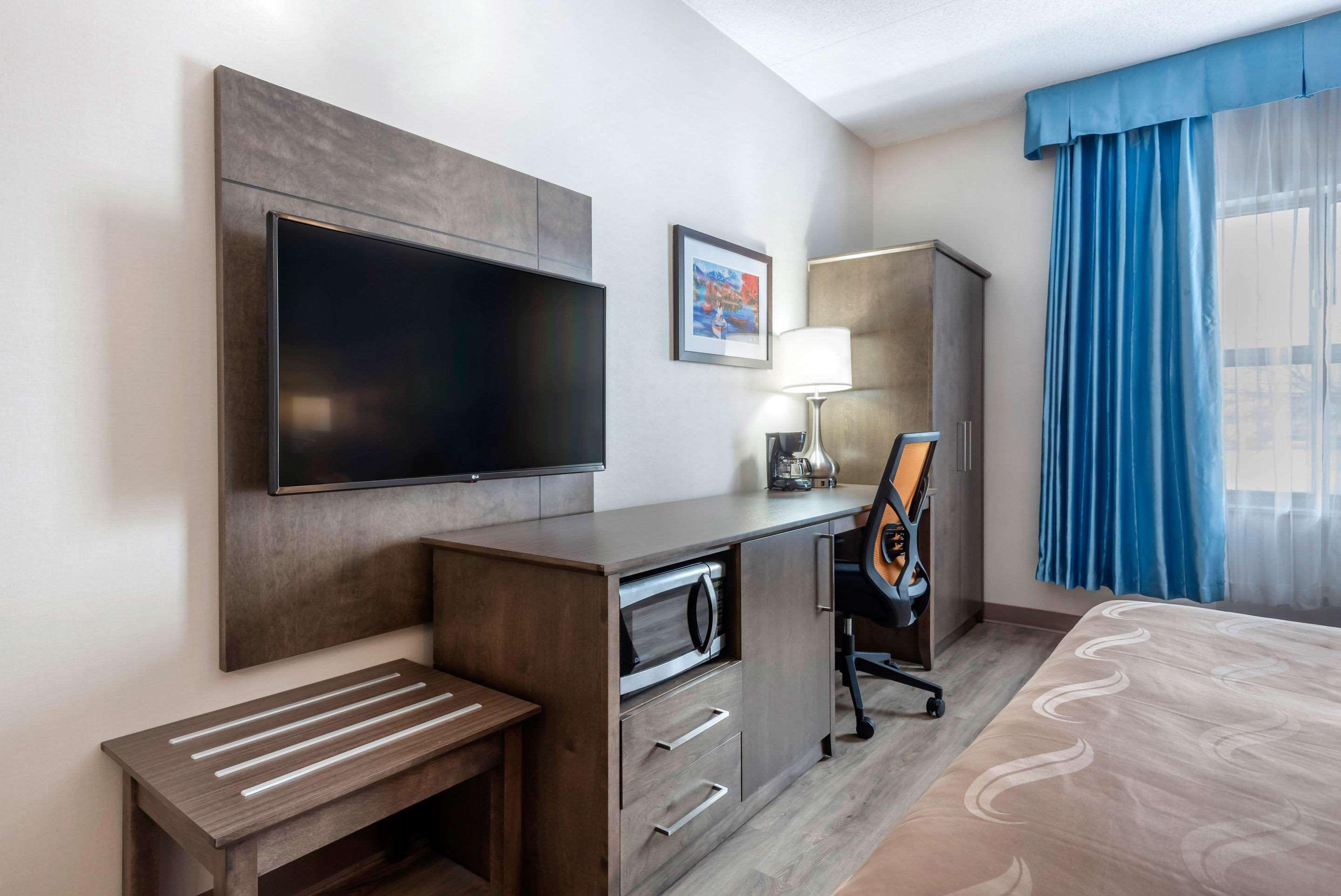 Quality Suites Quebec City Exterior photo