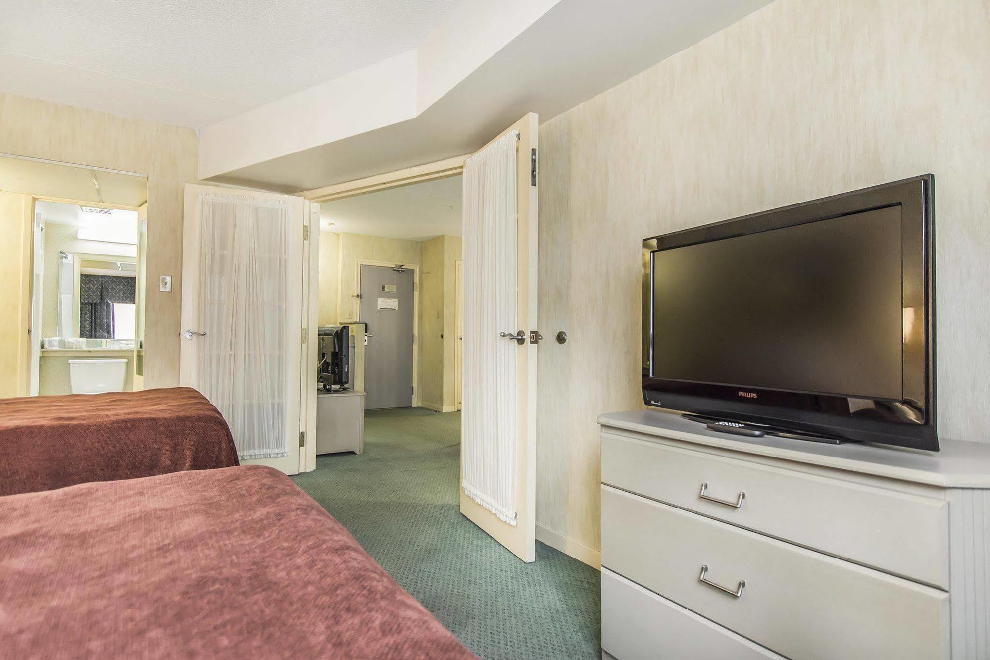 Quality Suites Quebec City Exterior photo
