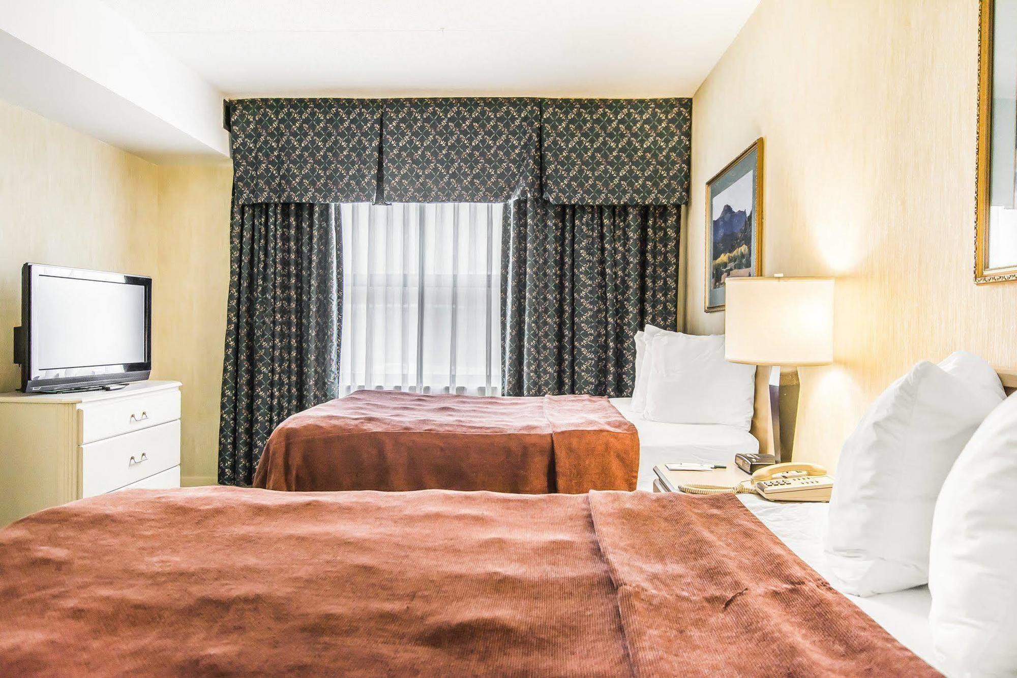 Quality Suites Quebec City Exterior photo
