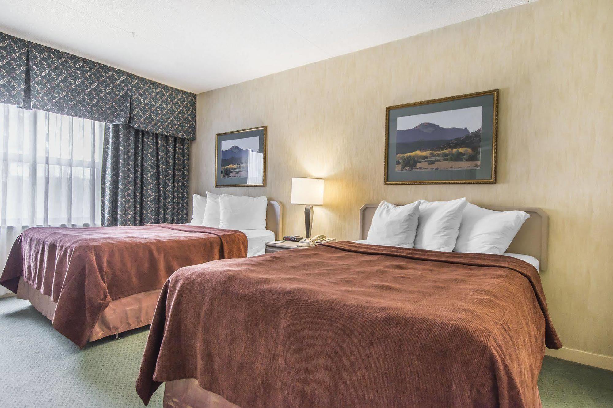 Quality Suites Quebec City Exterior photo