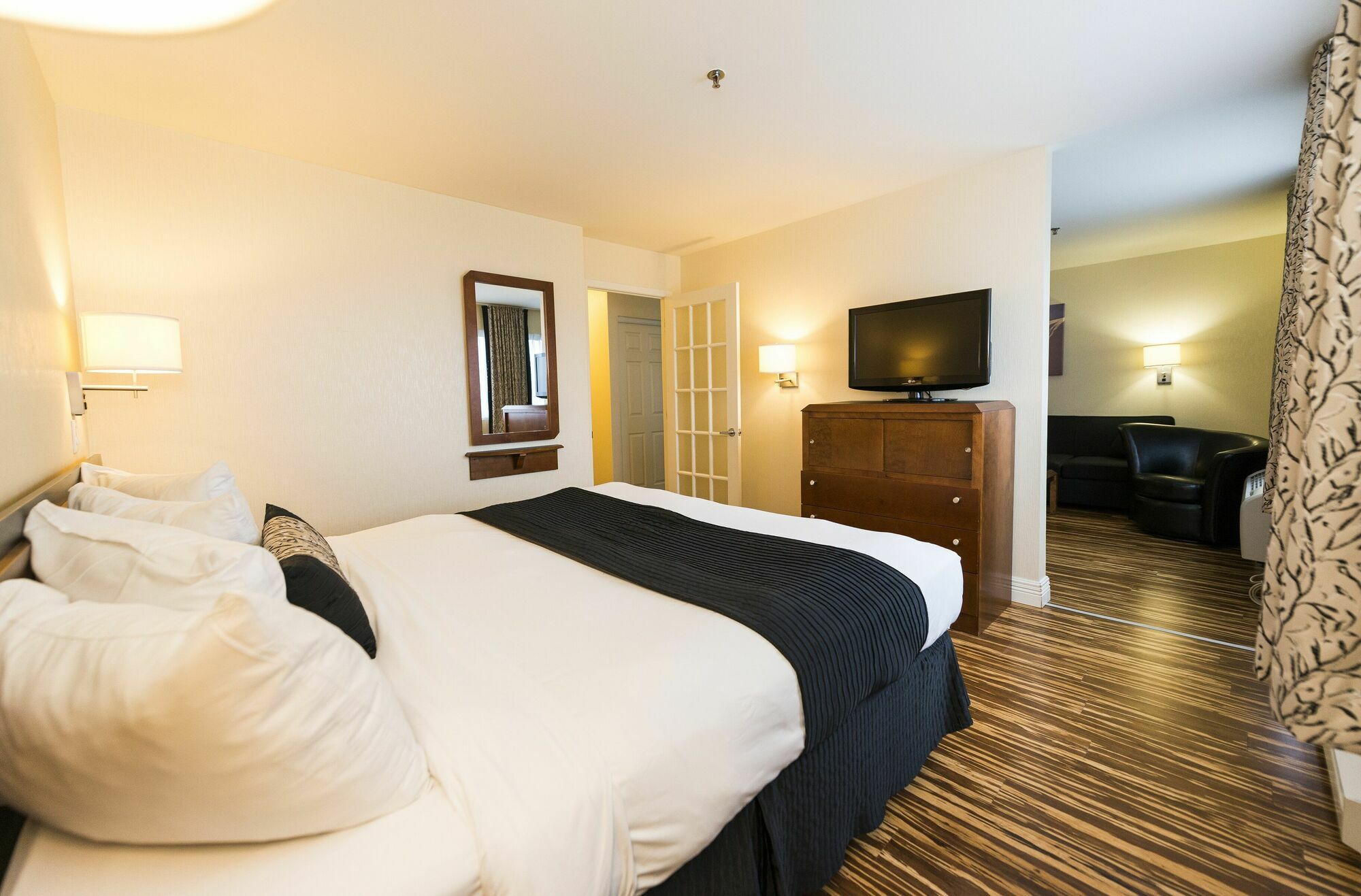 Quality Suites Quebec City Exterior photo